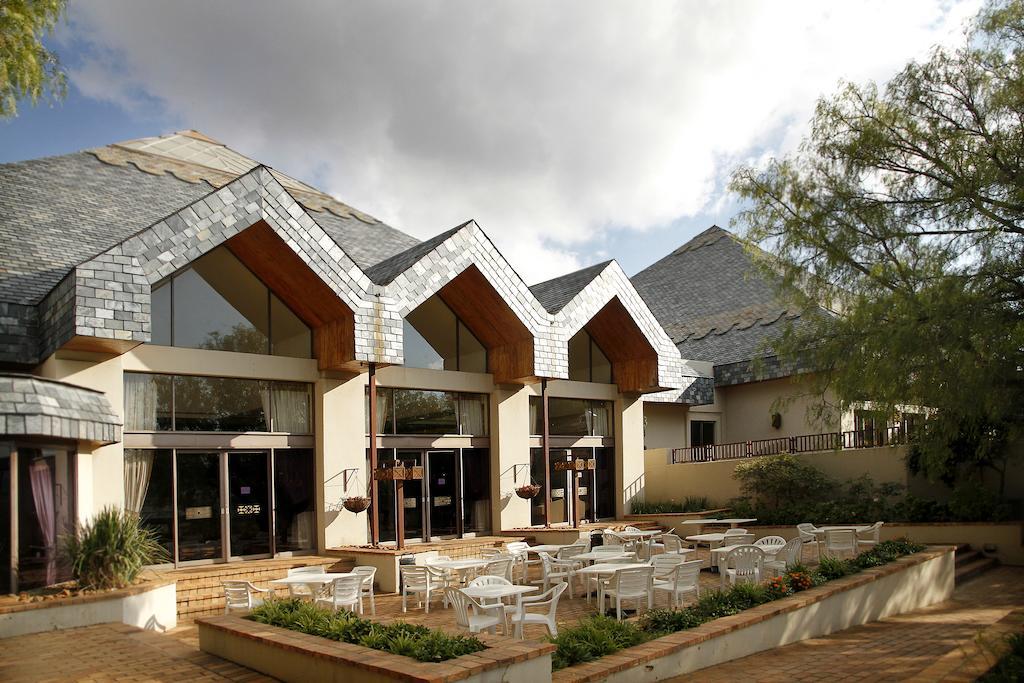 Black Mountain Leisure And Conference Hotel Groothoek Exterior photo