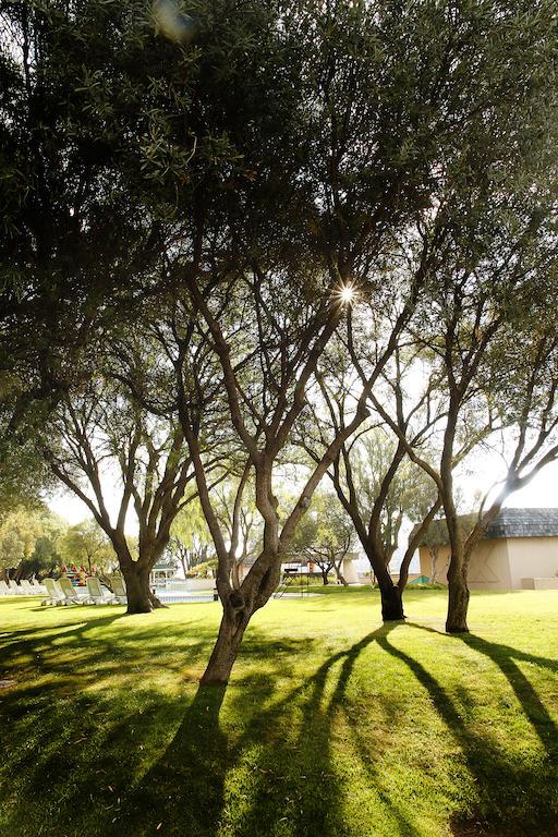 Black Mountain Leisure And Conference Hotel Groothoek Exterior photo
