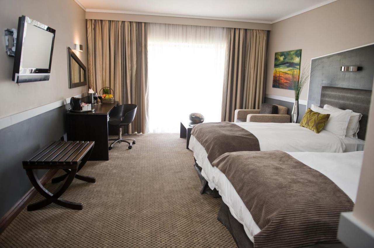 Black Mountain Leisure And Conference Hotel Groothoek Room photo
